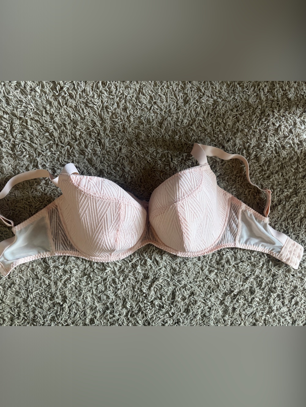 Flirtelle Lace-Textured Moulded T-Shirt Bra